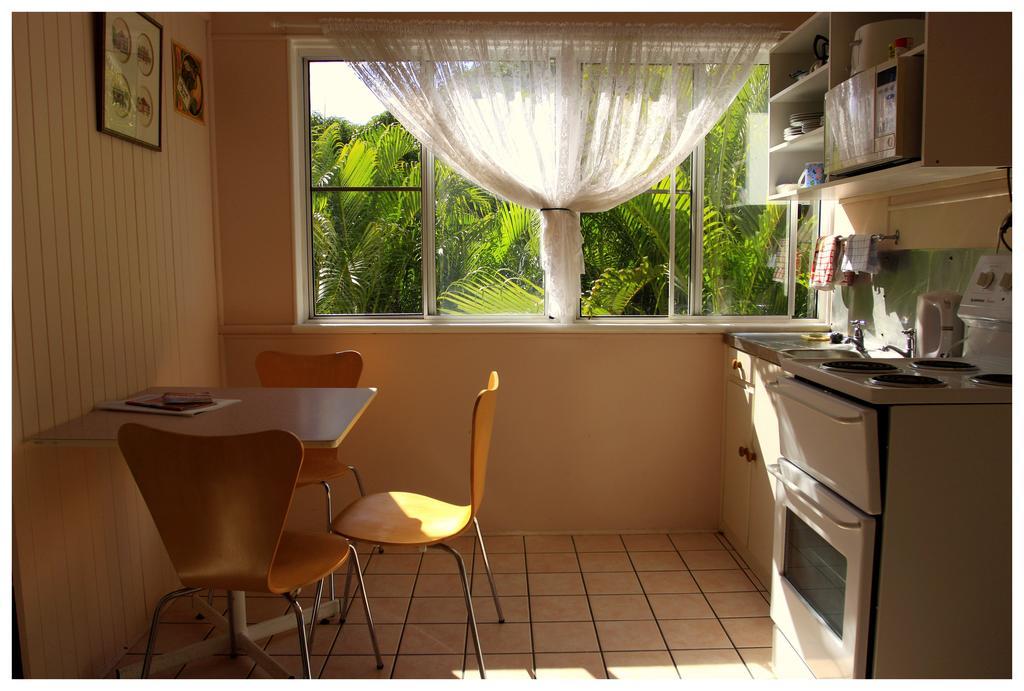 Coral Lodge Bed And Breakfast Inn 타운즈빌 객실 사진