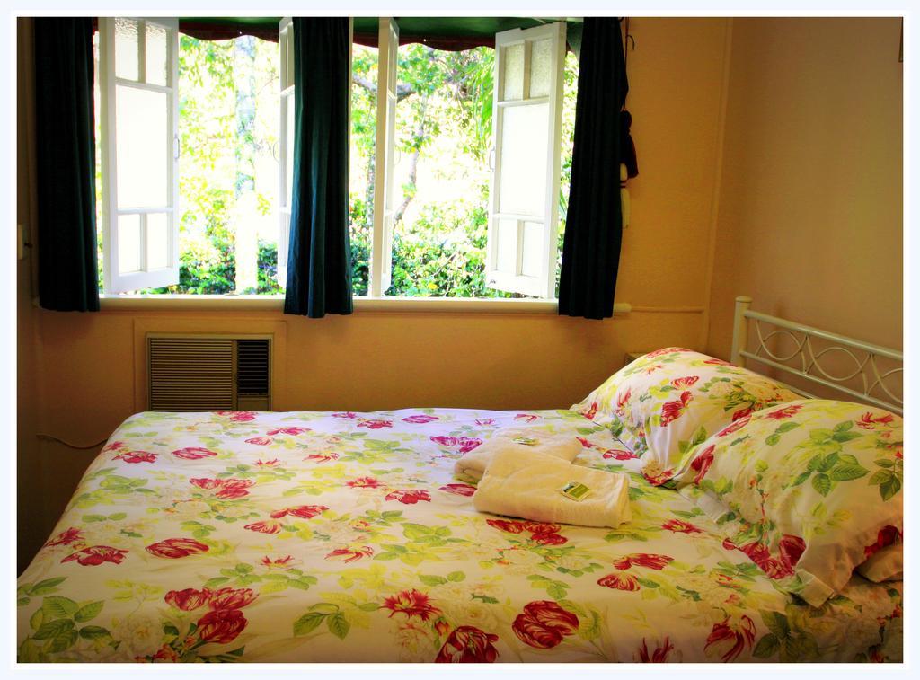Coral Lodge Bed And Breakfast Inn 타운즈빌 객실 사진