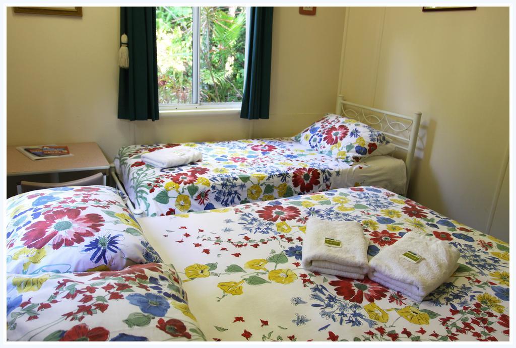 Coral Lodge Bed And Breakfast Inn 타운즈빌 객실 사진