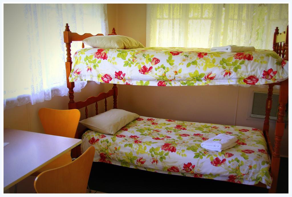 Coral Lodge Bed And Breakfast Inn 타운즈빌 객실 사진